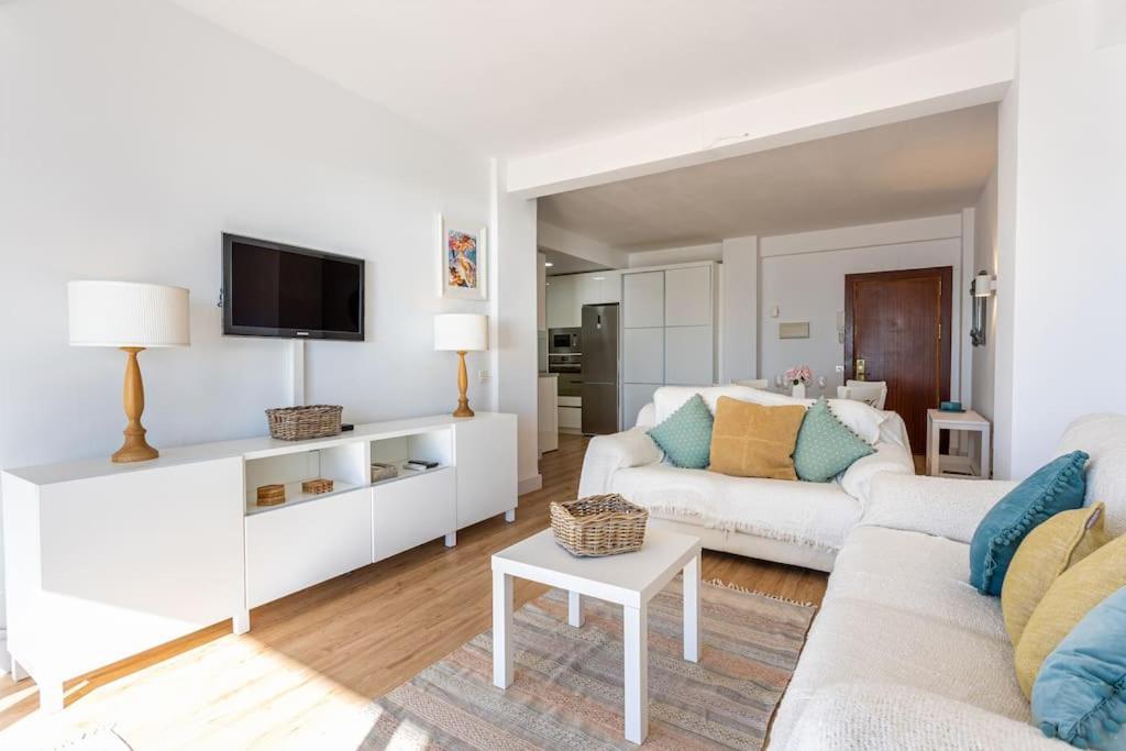 Ensuite Mediterranean Sea Front 丰希罗拉 外观 照片