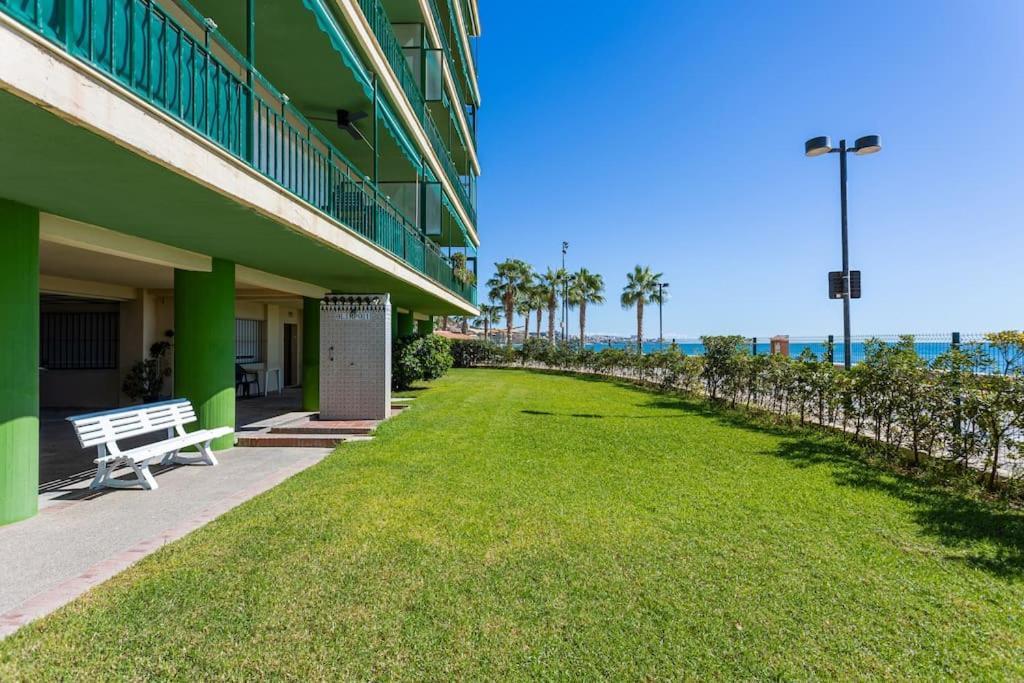 Ensuite Mediterranean Sea Front 丰希罗拉 外观 照片