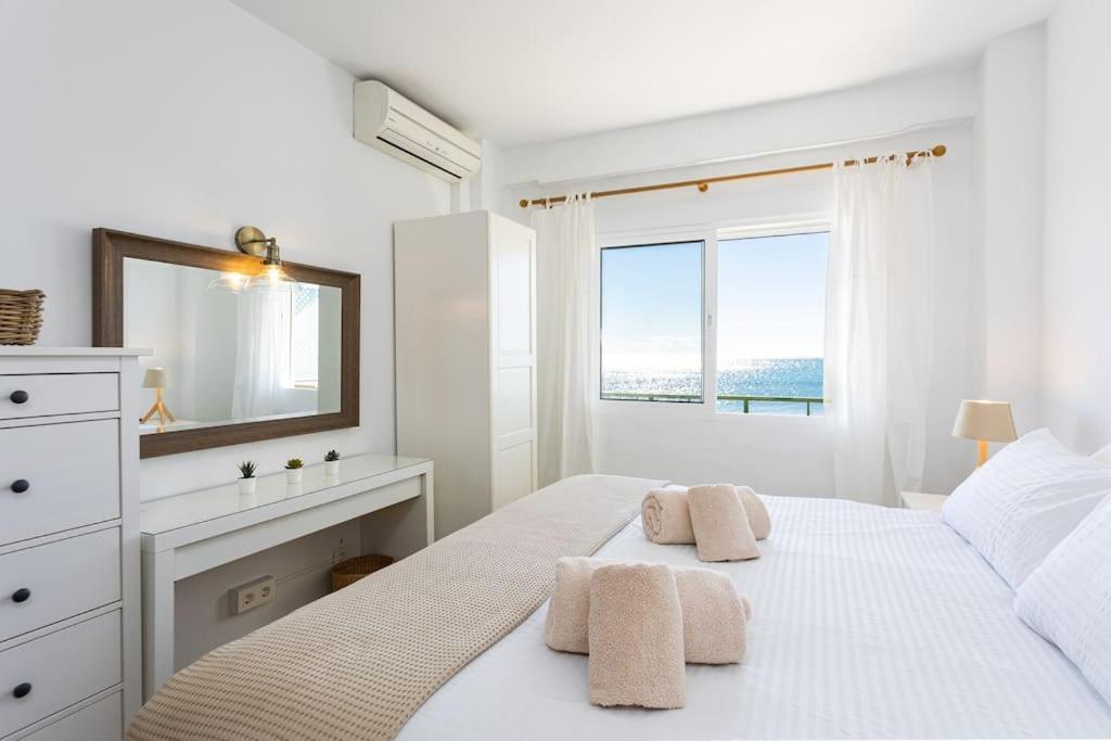 Ensuite Mediterranean Sea Front 丰希罗拉 外观 照片
